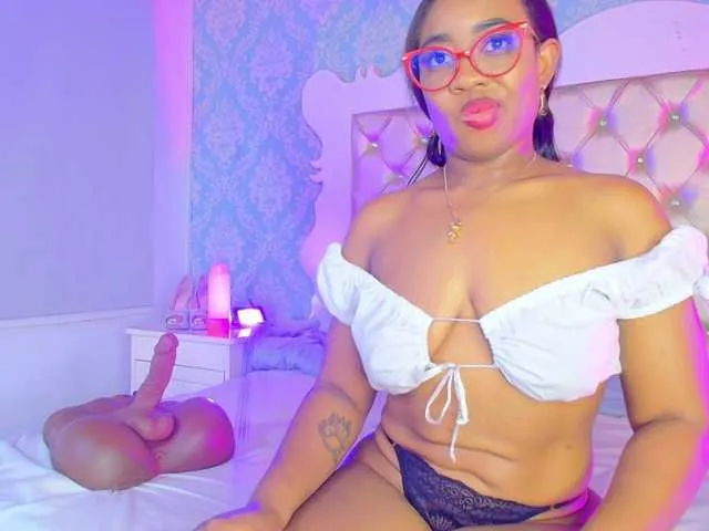 Live sex webcam photo for CaseyMoons #293531208