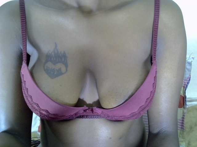 Live sex webcam photo for Cashy97 #278211916