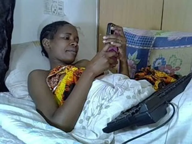 Live sex webcam photo for Cashy97 #284543277