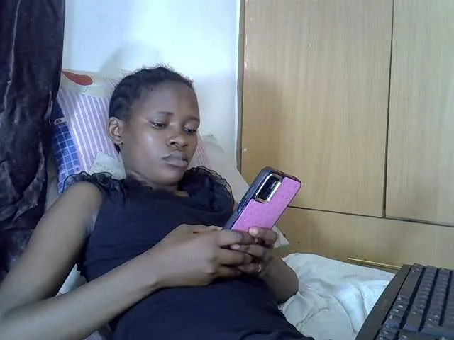 Live sex webcam photo for Cashy97 #284920783