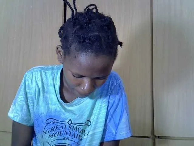 Live sex webcam photo for Cashy97 #287183505