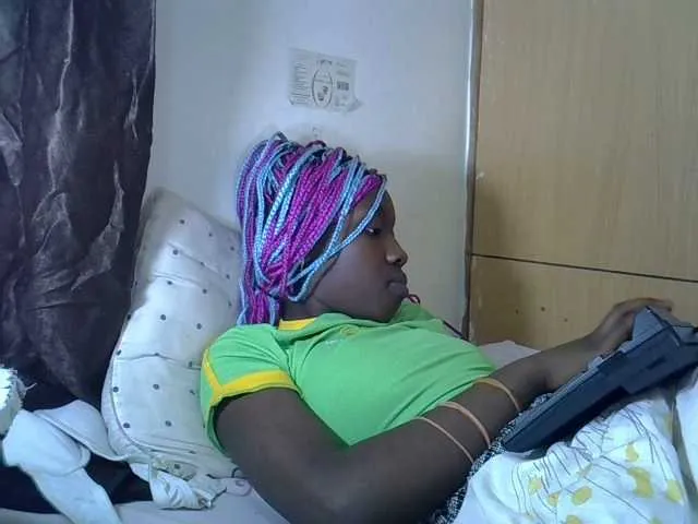 Live sex webcam photo for Cashy97 #288117573