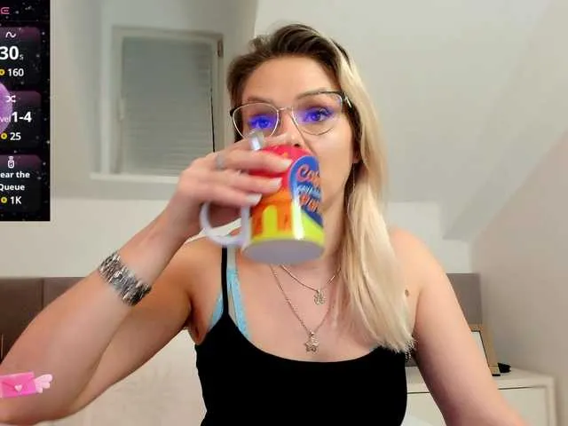 Live sex webcam photo for CassidyAnne #290351841