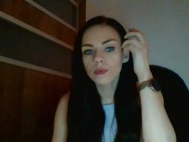 Live sex webcam photo for CassieDoll #290784580