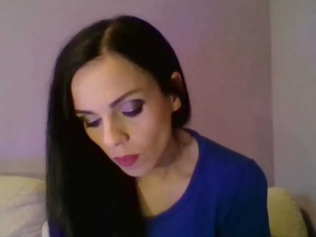 Live sex webcam photo for CassieDoll #291139745