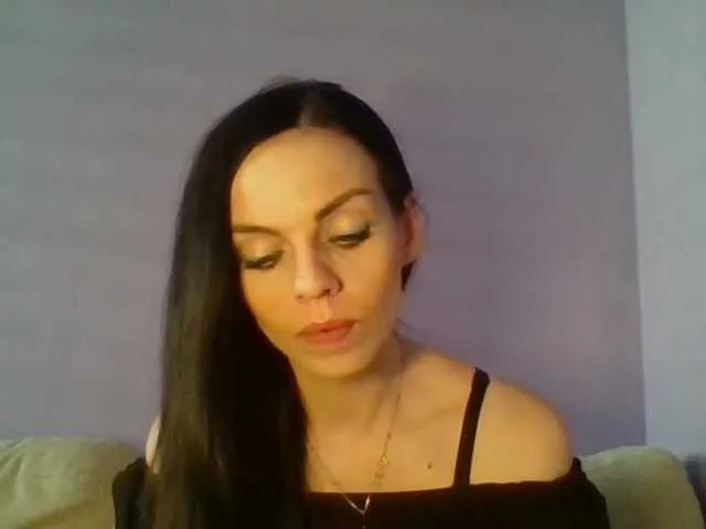 Live sex webcam photo for CassieDoll #291375581