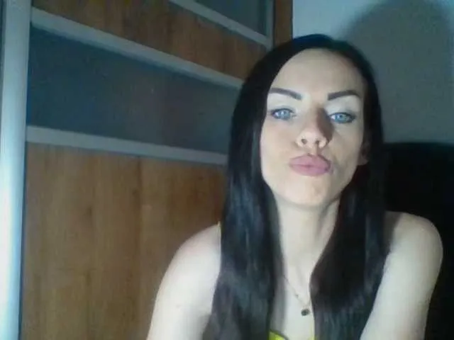 Live sex webcam photo for CassieDoll #291499409