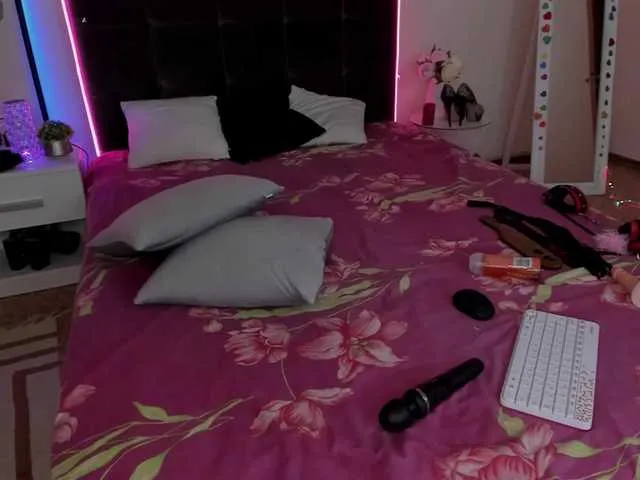 Live sex webcam photo for CassieEvans #291144003