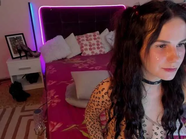 Live sex webcam photo for CassieEvans #291621726