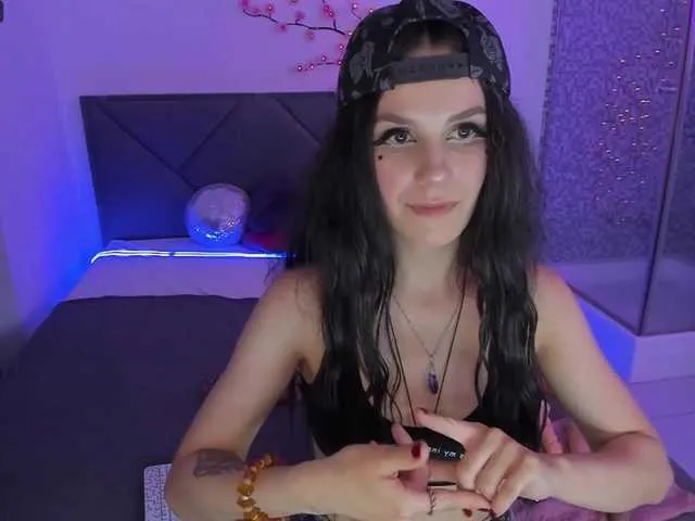 Live sex webcam photo for CassieEvans #293845279