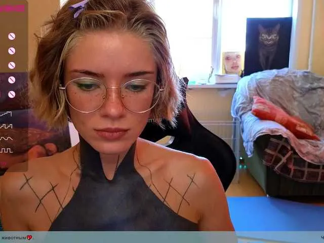 Live sex webcam photo for Cassiec #275950111