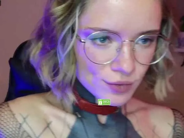 Live sex webcam photo for Cassiec #276558996