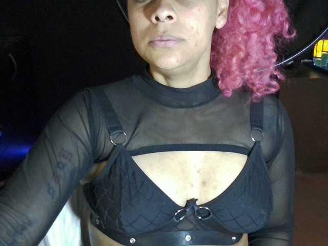 Live sex webcam photo for Cata-Blue- #291603387