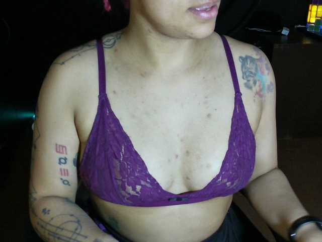 Live sex webcam photo for Cata-Blue- #291630109