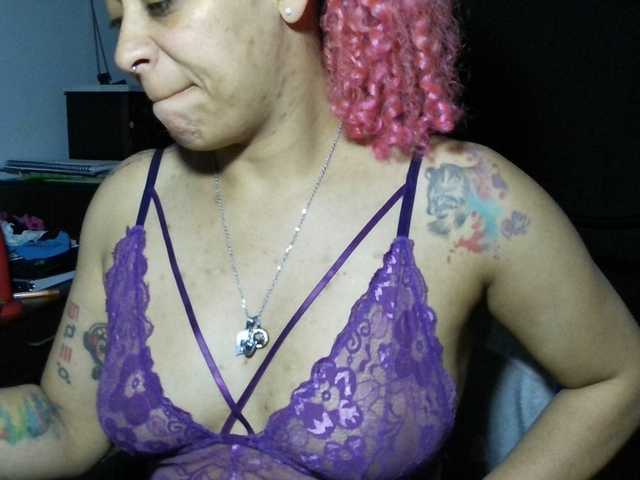 Live sex webcam photo for Cata-Blue- #291708377