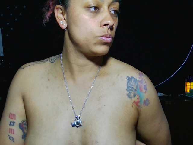 Live sex webcam photo for Cata-Blue- #291968277