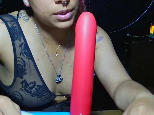 Live sex webcam photo for Cata-Blue- #292277050