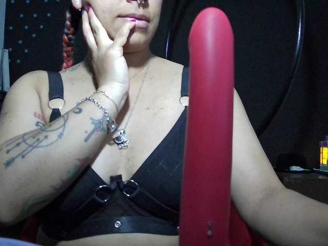 Live sex webcam photo for Cata-Blue- #292315949