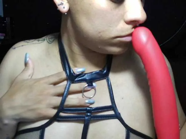 Live sex webcam photo for Cata-Blue- #293613581