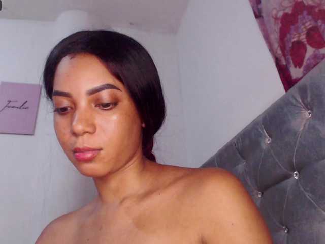 Live sex webcam photo for Cata-Santana #277977202