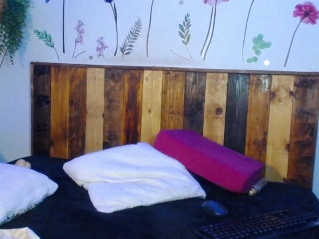 Live sex webcam photo for CataFruit #278158308