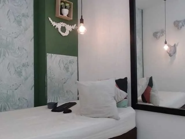 Live sex webcam photo for CatalayaLabel #273153157