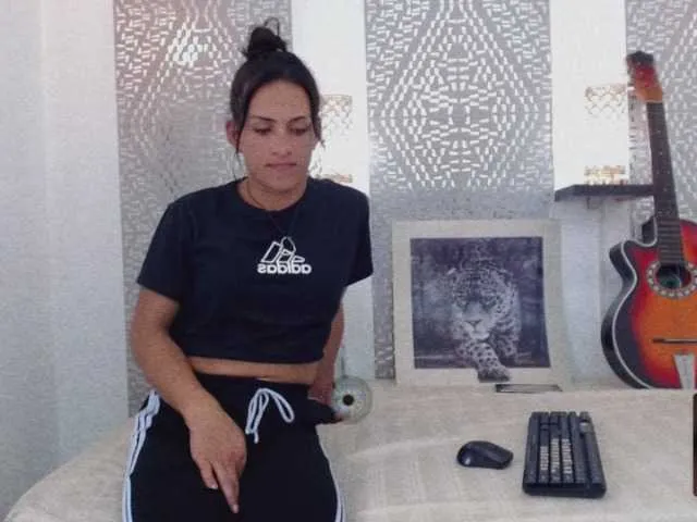 Live sex webcam photo for CatalayaLabel #273487402