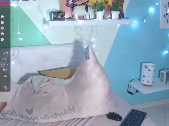 Live sex webcam photo for CataleyaClark #272716415