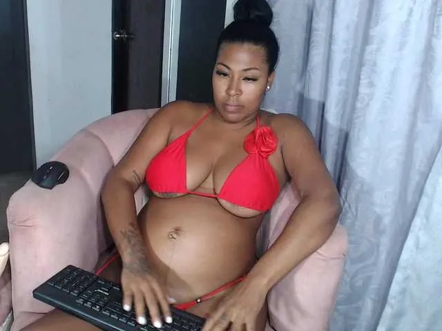 Live sex webcam photo for CataleyaRosex #293945431