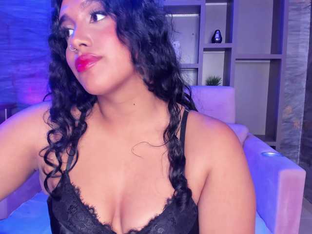 Live sex webcam photo for CatalinaCoopper #290643135