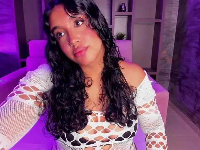 Live sex webcam photo for CatalinaCoopper #290676009