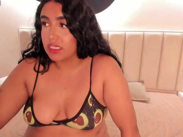 Live sex webcam photo for CatalinaCoopper #292570380