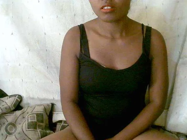 Live sex webcam photo for Cathie69 #277997197