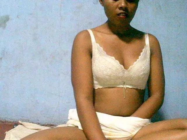 Live sex webcam photo for Cathie69 #279914022