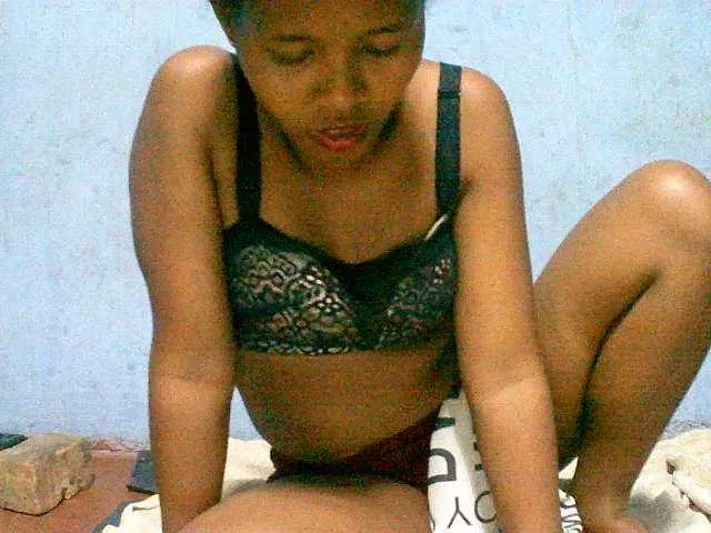 Live sex webcam photo for Cathie69 #283578673