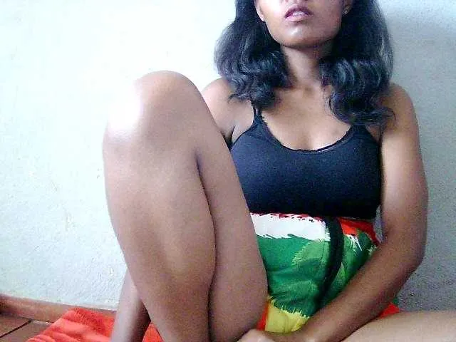 Live sex webcam photo for Cathie69 #290405769