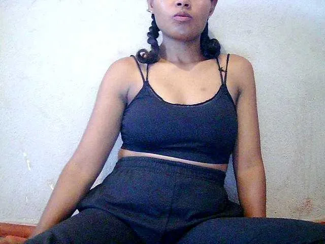 Live sex webcam photo for Cathie69 #290438664
