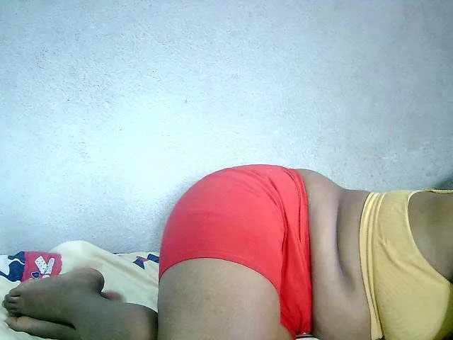 Live sex webcam photo for Cathie69 #292671701