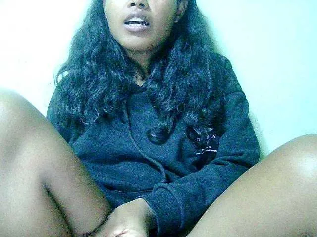 Live sex webcam photo for Cathie69 #293586815