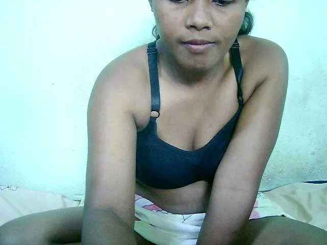 Live sex webcam photo for Cathie69 #293632134