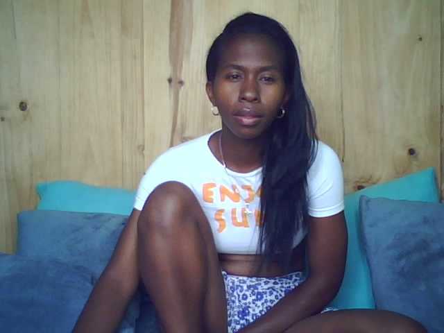 Live sex webcam photo for CathyMia #271870562