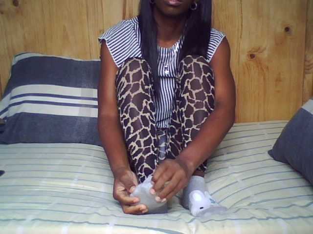 Live sex webcam photo for CathyMia #272143759