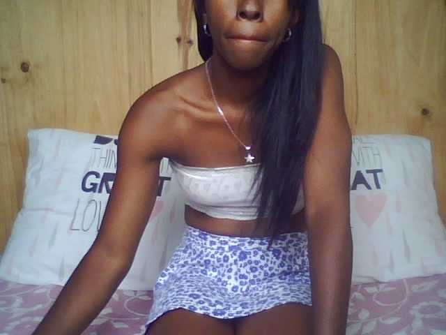 Live sex webcam photo for CathyMia #272313963