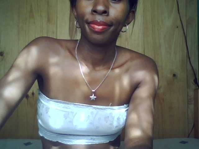 Live sex webcam photo for CathyMia #272396192