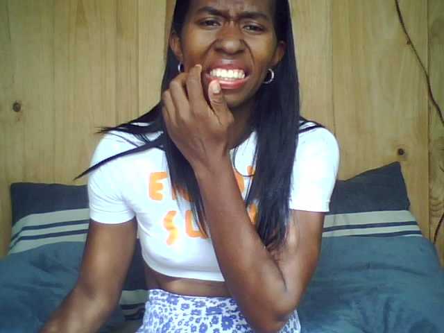 Live sex webcam photo for CathyMia #272446954