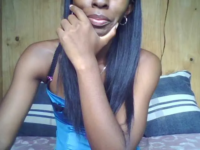 Live sex webcam photo for CathyMia #272801345