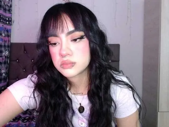 Live sex webcam photo for Catmila #292421168