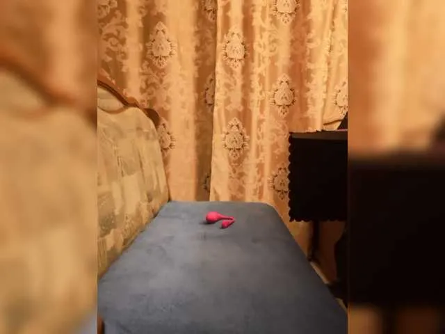 Live sex webcam photo for Catsy-Love- #276399914