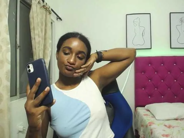 Live sex webcam photo for CattleyaHotGirl #291579392