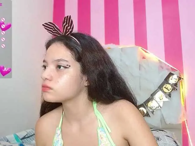 Live sex webcam photo for CattyHope #276565915
